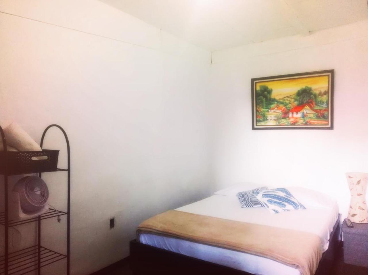 Hostel Trotamundos Alajuela Esterno foto