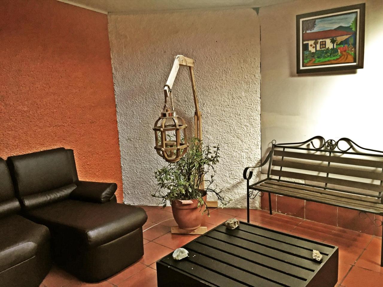 Hostel Trotamundos Alajuela Esterno foto