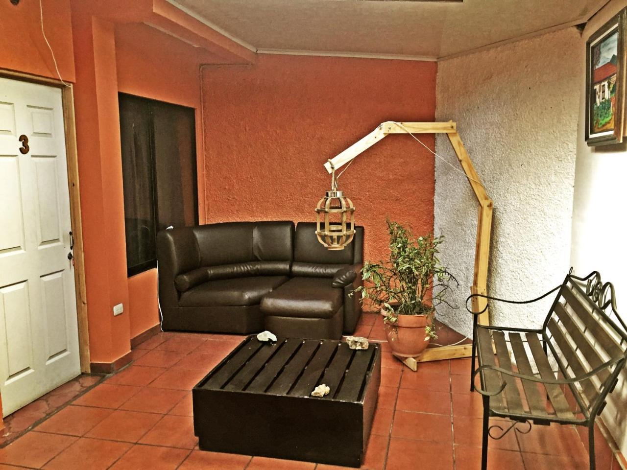 Hostel Trotamundos Alajuela Esterno foto