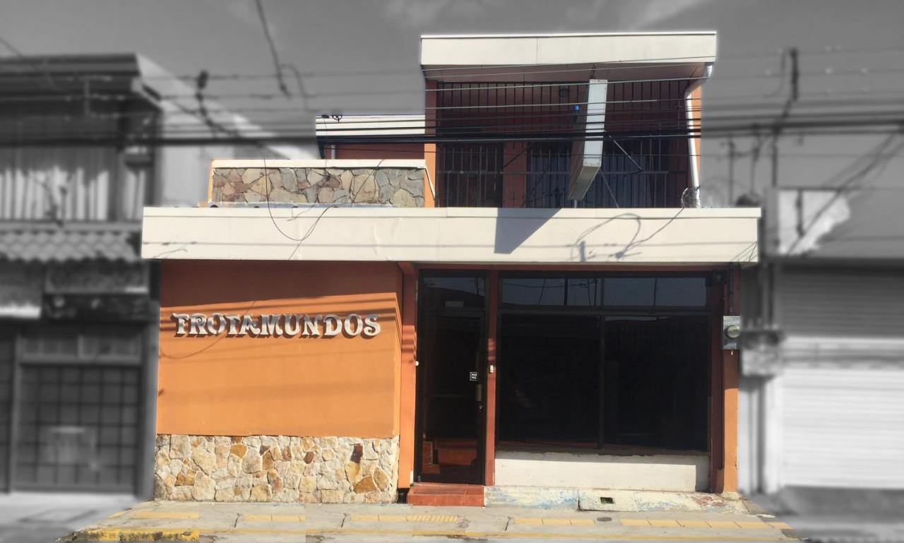 Hostel Trotamundos Alajuela Esterno foto