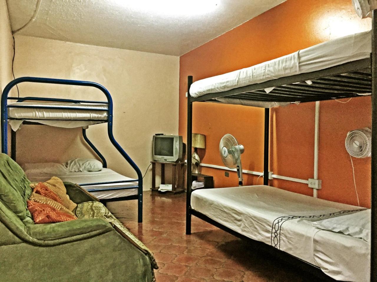 Hostel Trotamundos Alajuela Esterno foto